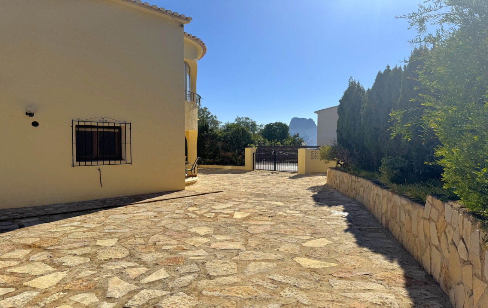 Vrijstaande villa met frontaal zeezicht op Peñón de Ifach in Calpe