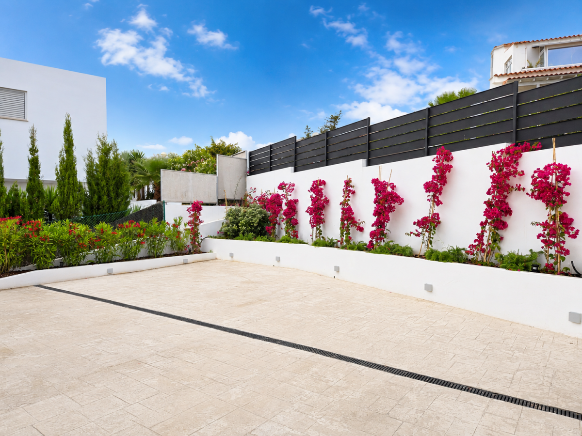 Luxe gerenoveerde villa met infinity pool en zeezicht — Ibiza-stad