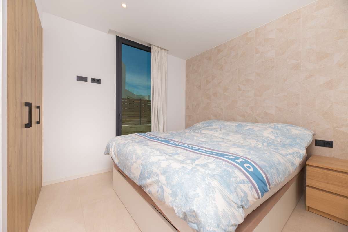 Stijlvolle villa met zeezicht en dakterras in Cala Tarida – Ibiza