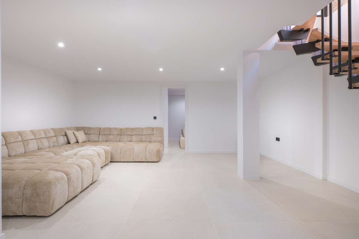 Stijlvolle villa met zeezicht en dakterras in Cala Tarida – Ibiza