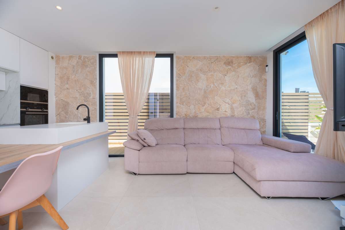 Stijlvolle villa met zeezicht en dakterras in Cala Tarida – Ibiza