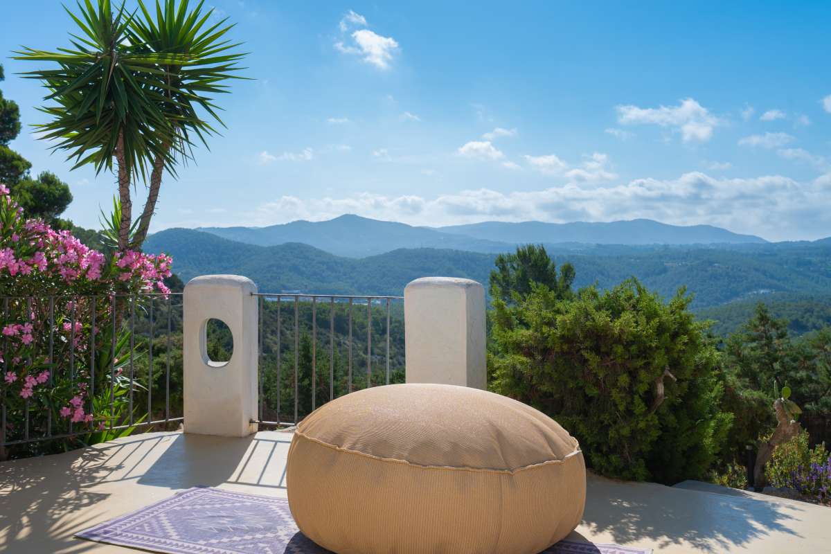 Karaktervolle villa met panoramisch zeezicht in Sant Miquel – Ibiza