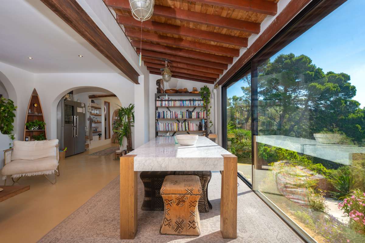 Karaktervolle villa met panoramisch zeezicht in Sant Miquel – Ibiza