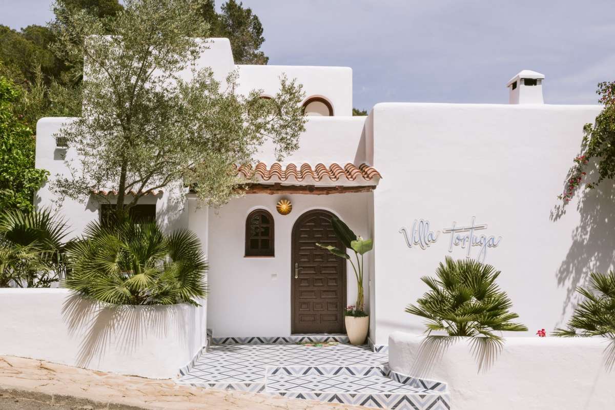 Gerenoveerde finca met zwembad en panoramisch uitzicht in Cala Llonga – Ibiza