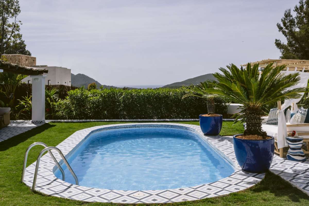Gerenoveerde finca met zwembad en panoramisch uitzicht in Cala Llonga – Ibiza
