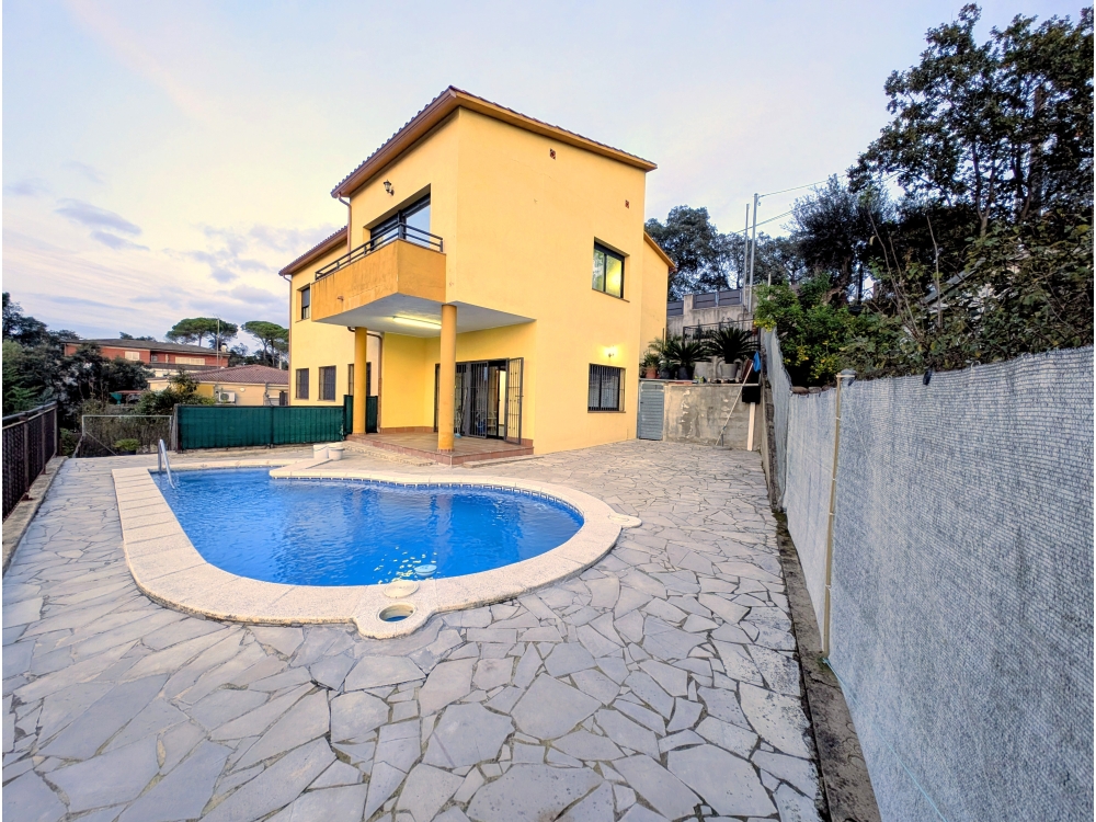Villa te koop in Vidreres