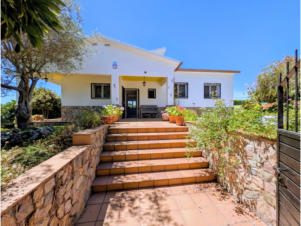 Vrijstaande villa met privé zwembad en zeezicht in Lloret de Mar