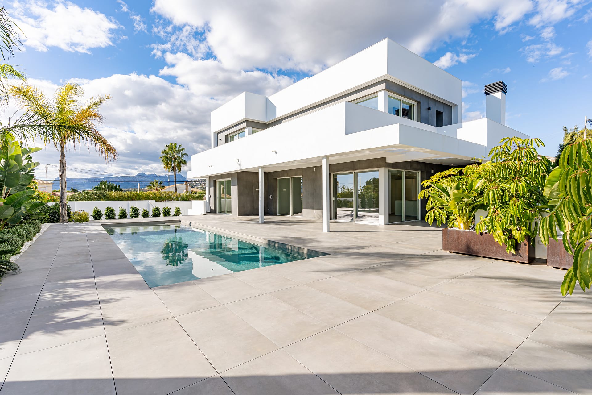 Instapklare nieuwbouwvilla met panoramisch zeezicht in Moraira