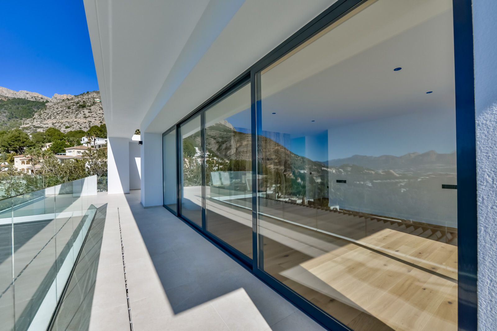 Moderne villa met panoramisch zeezicht in Altea Hills