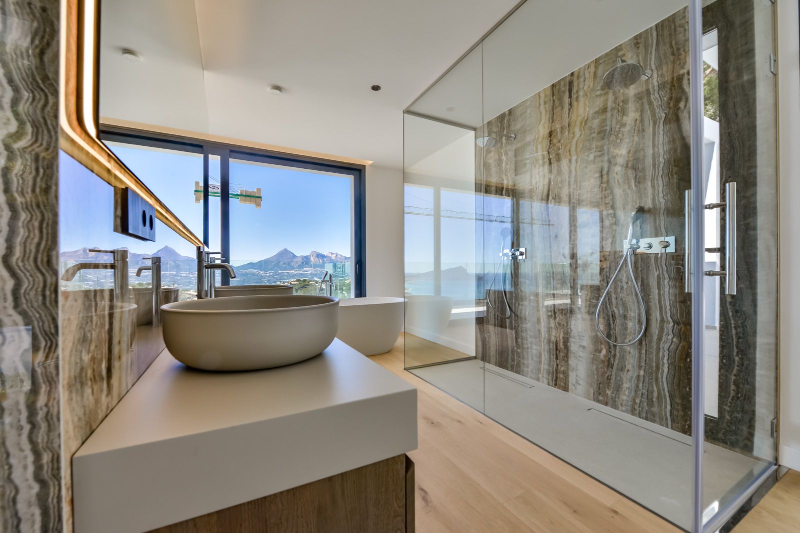 Moderne villa met panoramisch zeezicht in Altea Hills