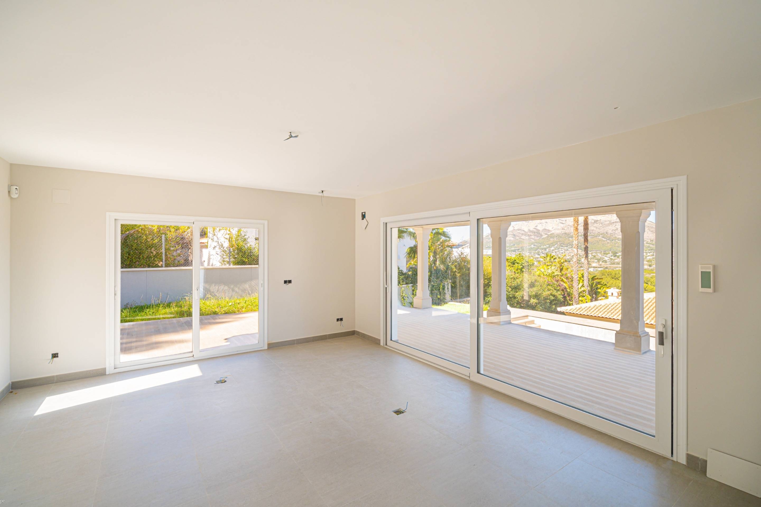 Nieuwbouw villa met prachtig uitzicht in Javea