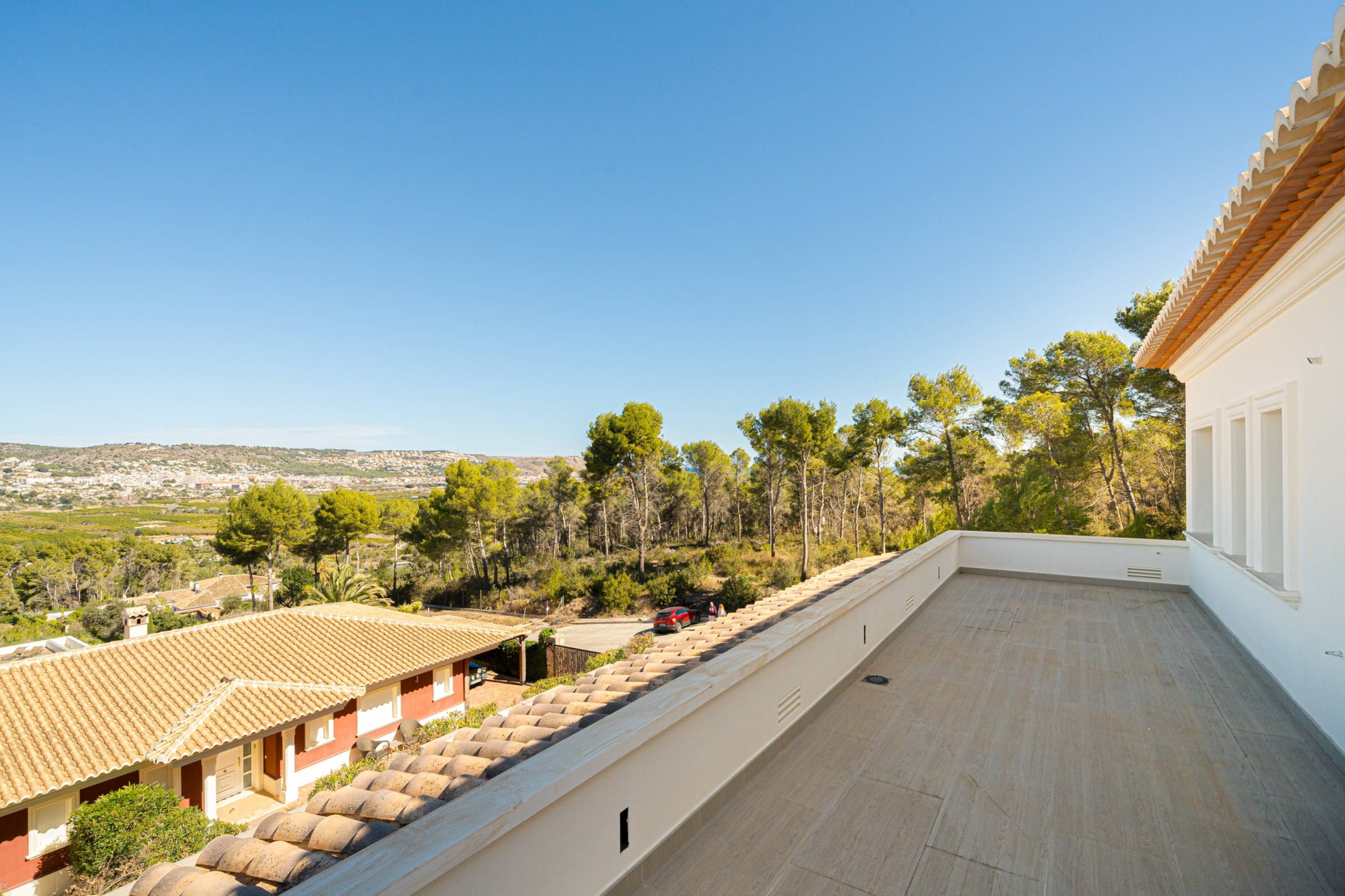 Nieuwbouw villa met prachtig uitzicht in Javea