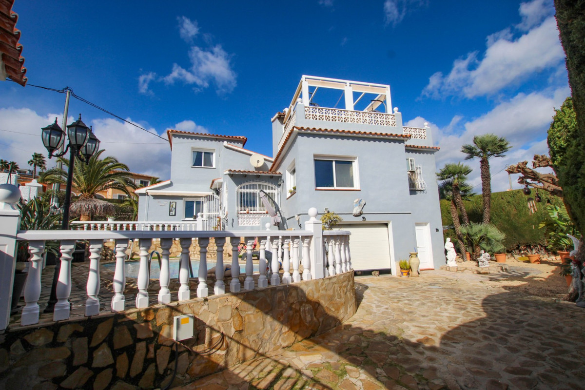 DP-07-R5297821-7 Villa met zeezicht te koop in Calpe