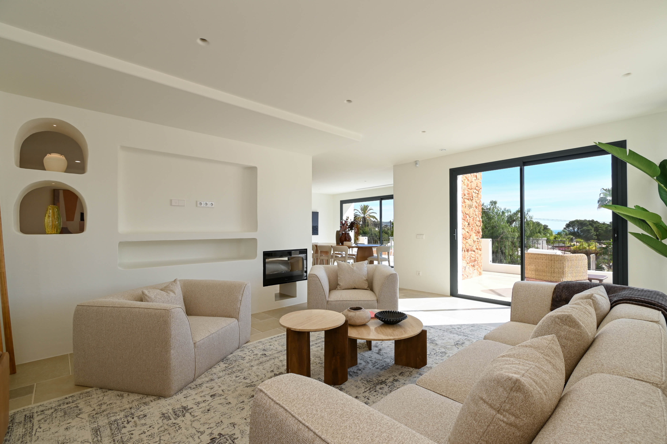 Instapklare luxe nieuwbouw villa met zeezicht in Moraira