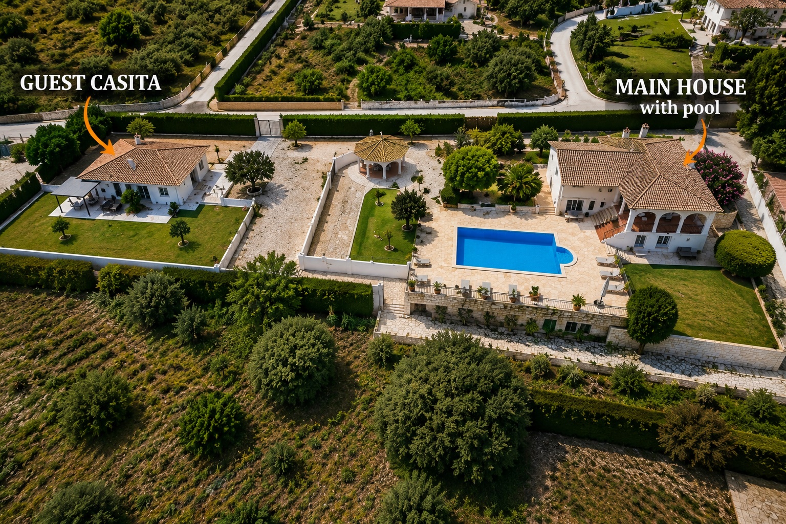 Ruime Ibiza stijl villa met zelfstandig groot gastenverblijf in Javea