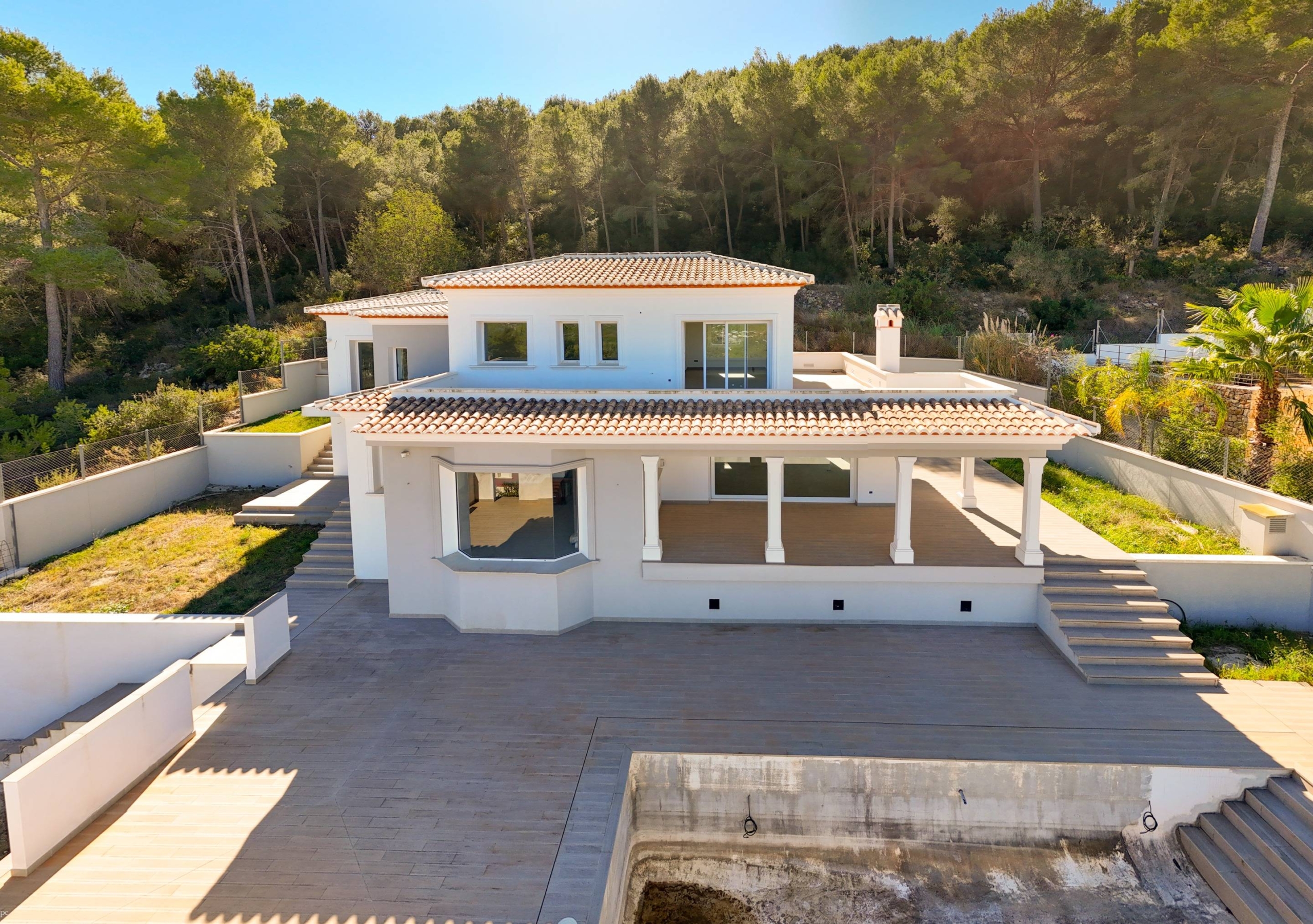 Nieuwbouw villa met prachtig uitzicht in Javea