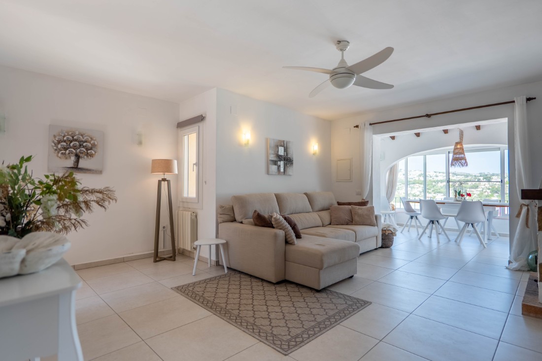 Instapklare villa met privé zwembad en gastenverblijf in Moraira