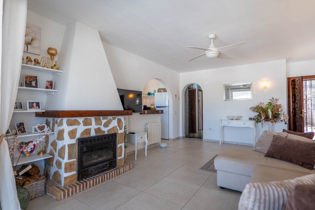 Instapklare villa met privé zwembad en gastenverblijf in Moraira