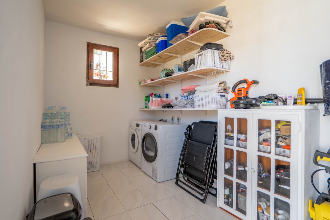 Instapklare villa met privé zwembad en gastenverblijf in Moraira