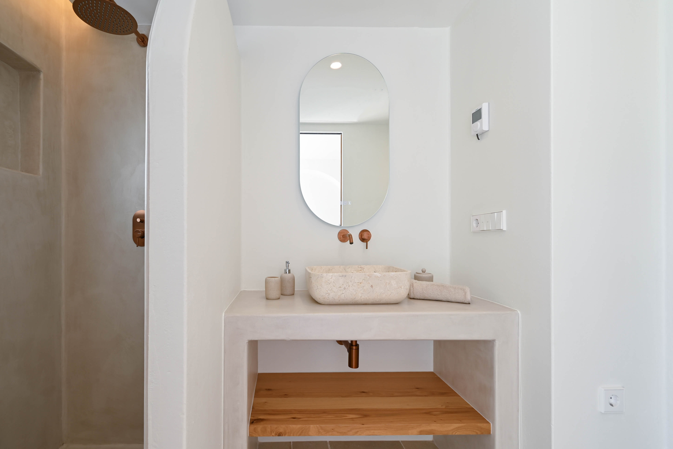 Instapklare luxe nieuwbouw villa met zeezicht in Moraira