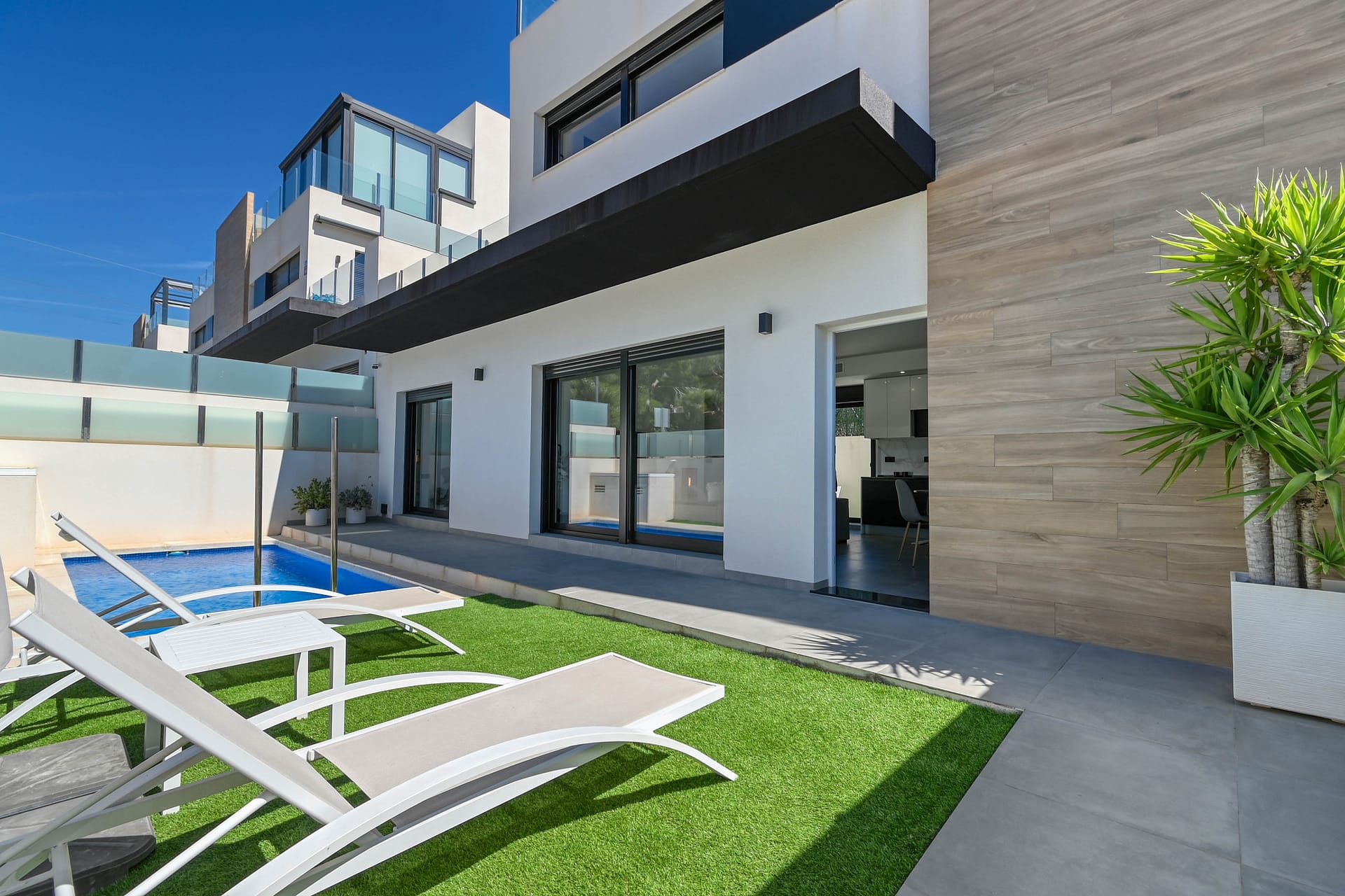 Geschakelde villa te koop in Villamartin