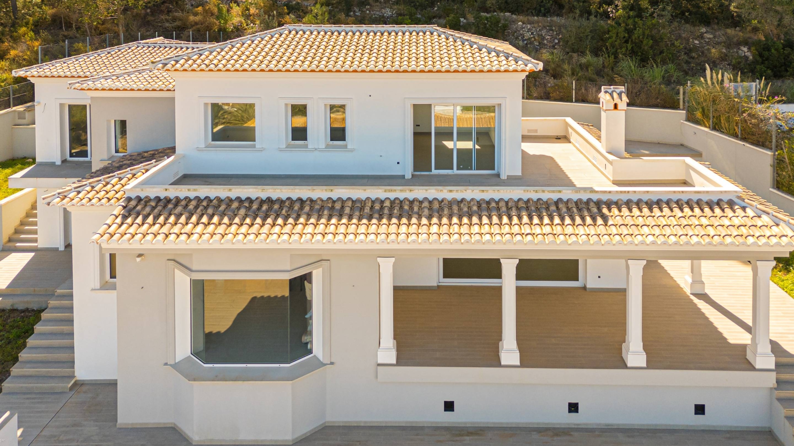 Nieuwbouw villa met prachtig uitzicht in Javea