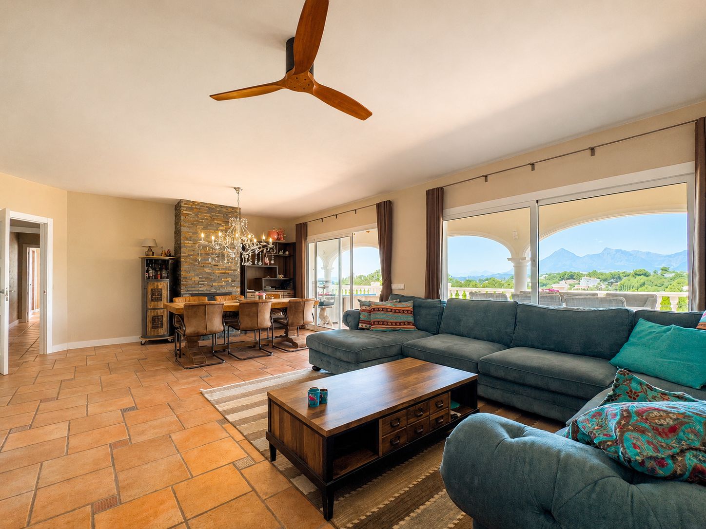 Instapklare villa met zeezicht en bergpanorama in Altea