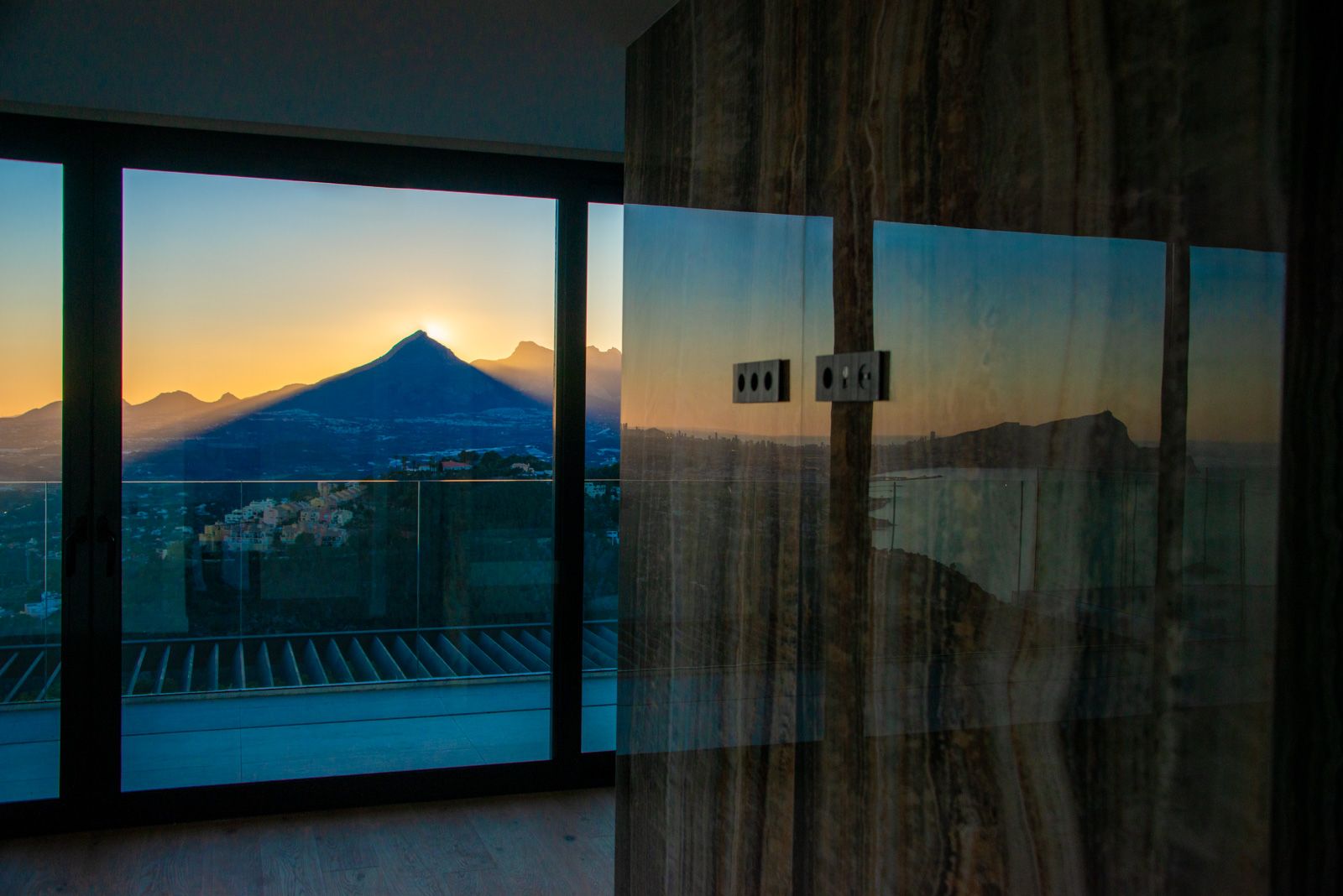 Moderne villa met panoramisch zeezicht in Altea Hills