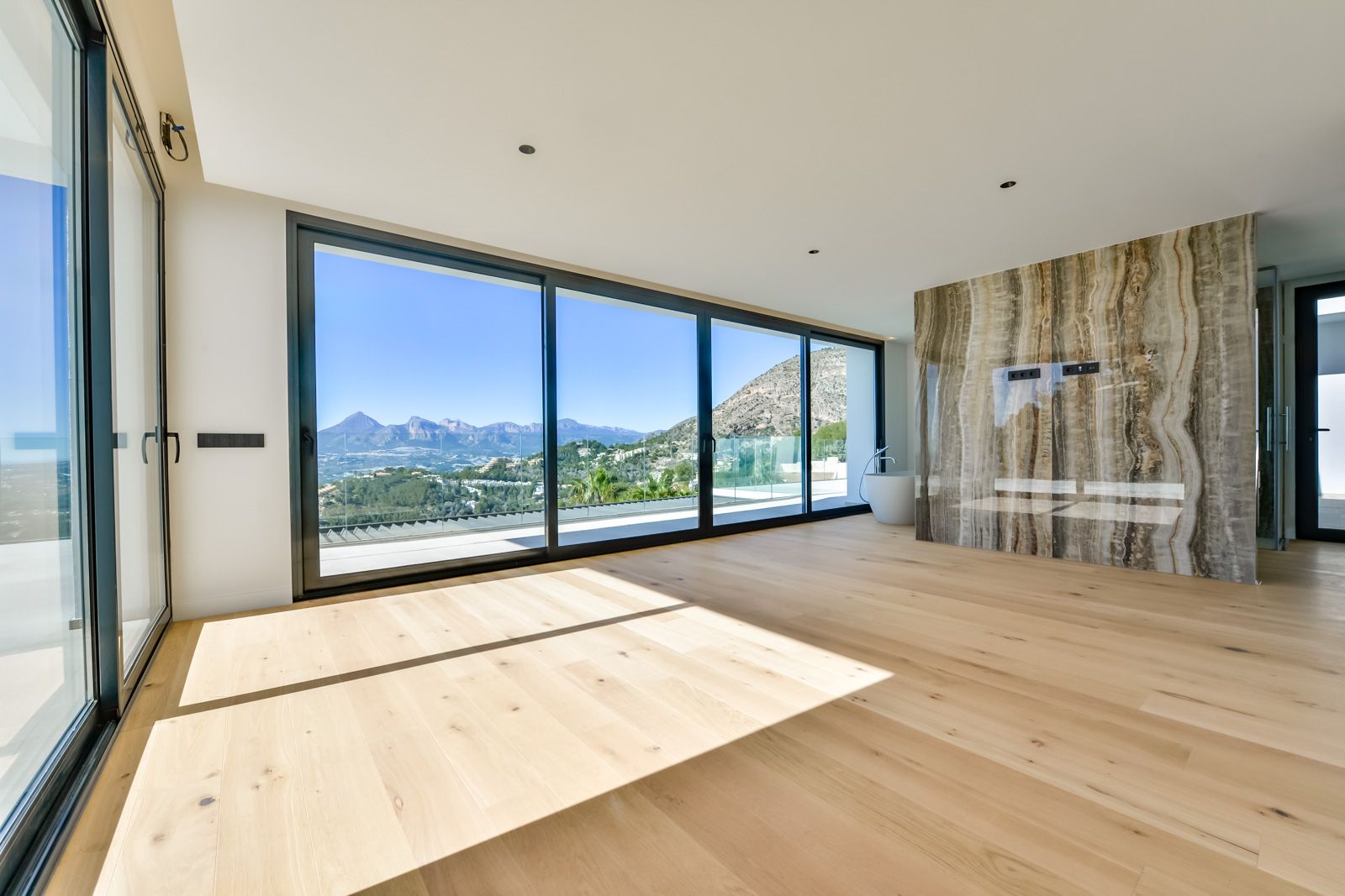 Moderne villa met panoramisch zeezicht in Altea Hills