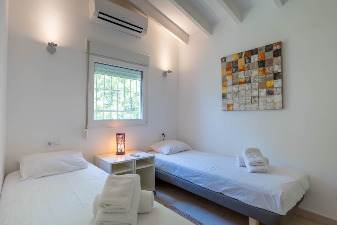 Prachtige gerenoveerde villa met privé zwembad en open zicht in Moraira