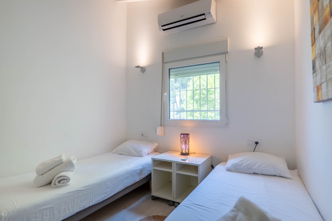 Prachtige gerenoveerde villa met privé zwembad en open zicht in Moraira