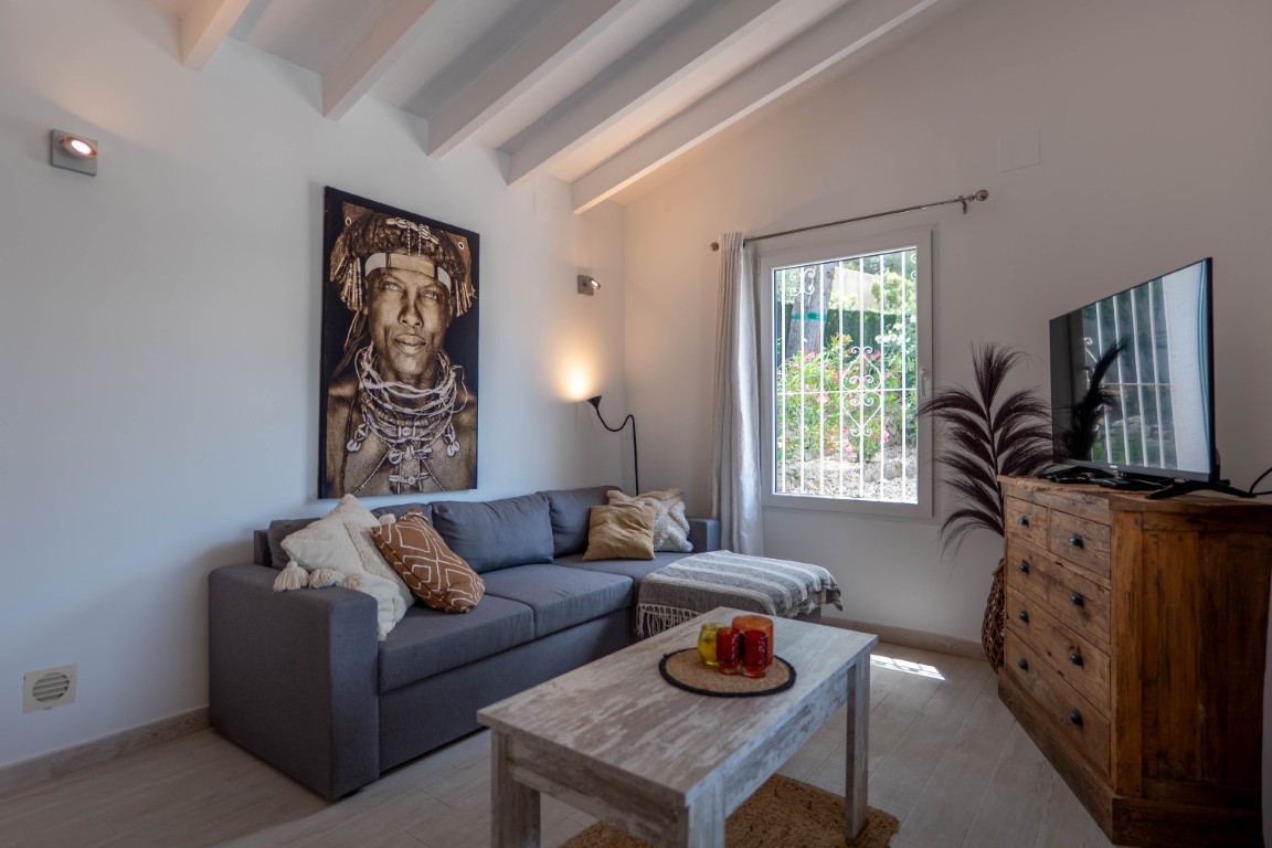 Prachtige gerenoveerde villa met privé zwembad en open zicht in Moraira
