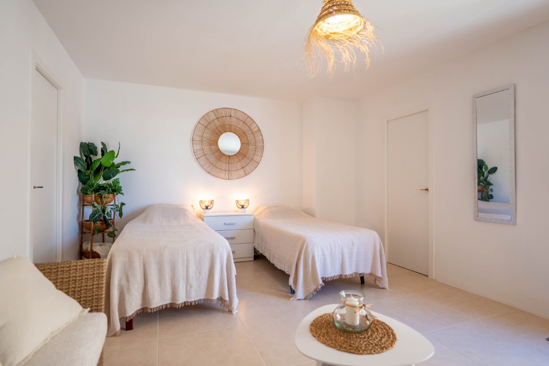 Instapklare villa met privé zwembad en gastenverblijf in Moraira