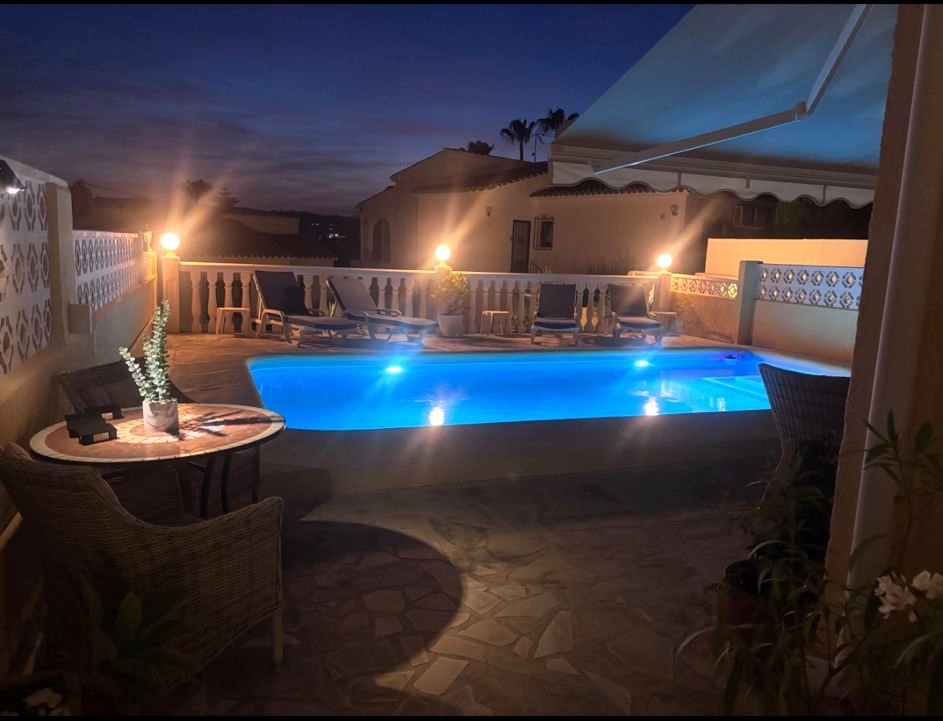 Instapklare villa met privé zwembad en gastenverblijf in Moraira