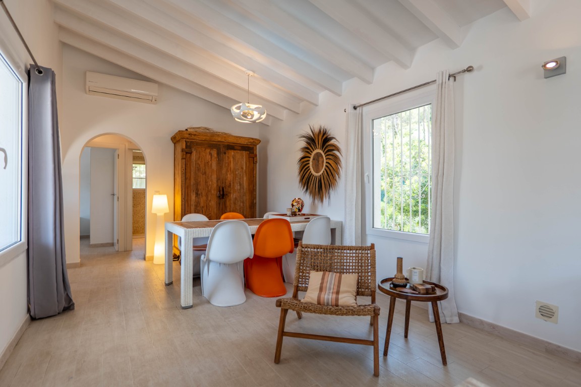 Prachtige gerenoveerde villa met privé zwembad en open zicht in Moraira