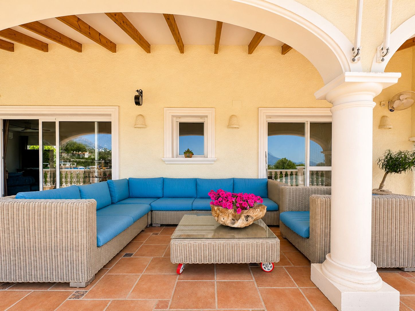 Instapklare villa met zeezicht en bergpanorama in Altea