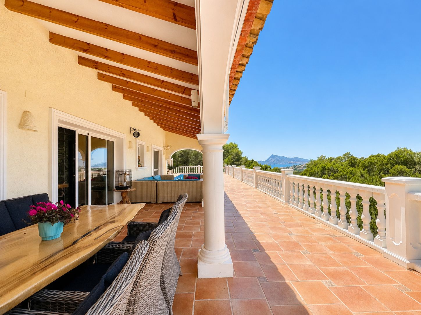 Instapklare villa met zeezicht en bergpanorama in Altea