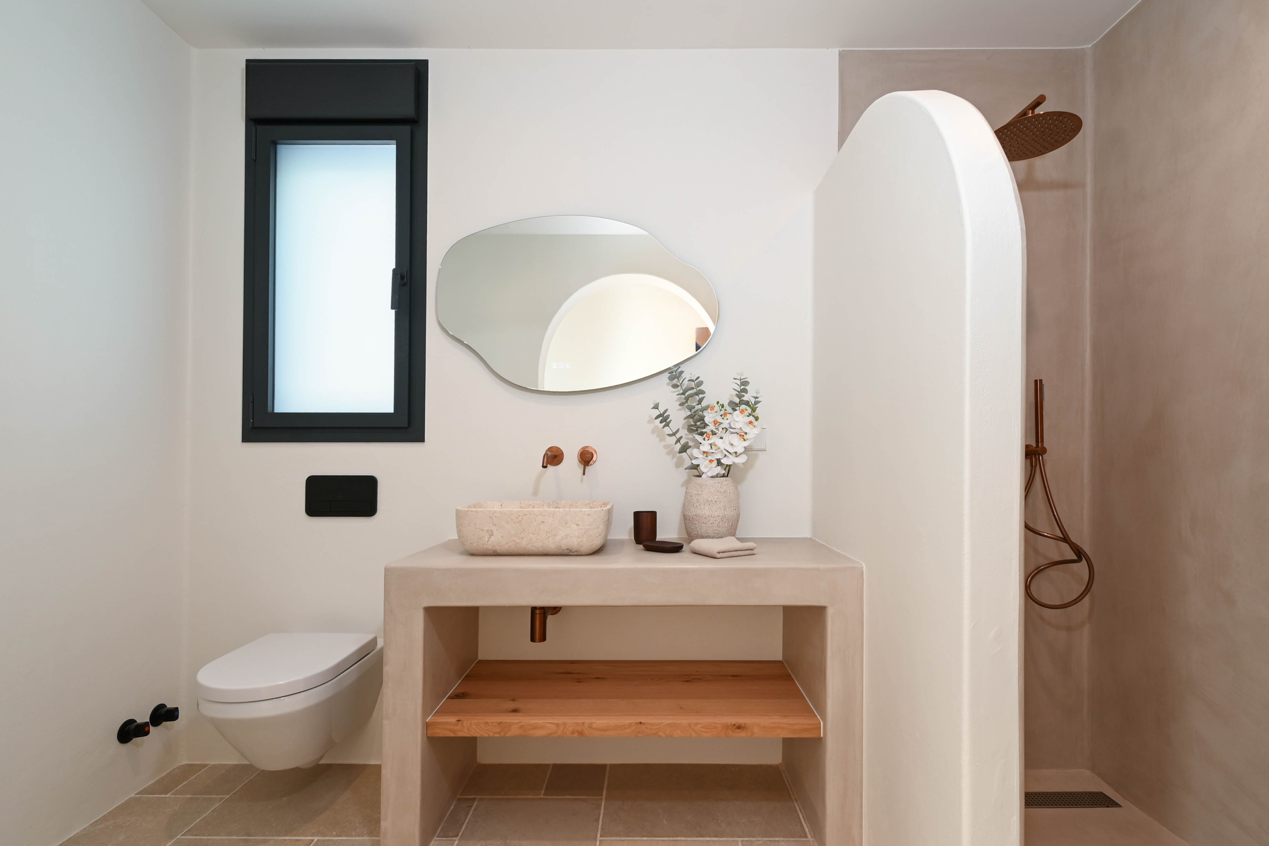 Instapklare luxe nieuwbouw villa met zeezicht in Moraira