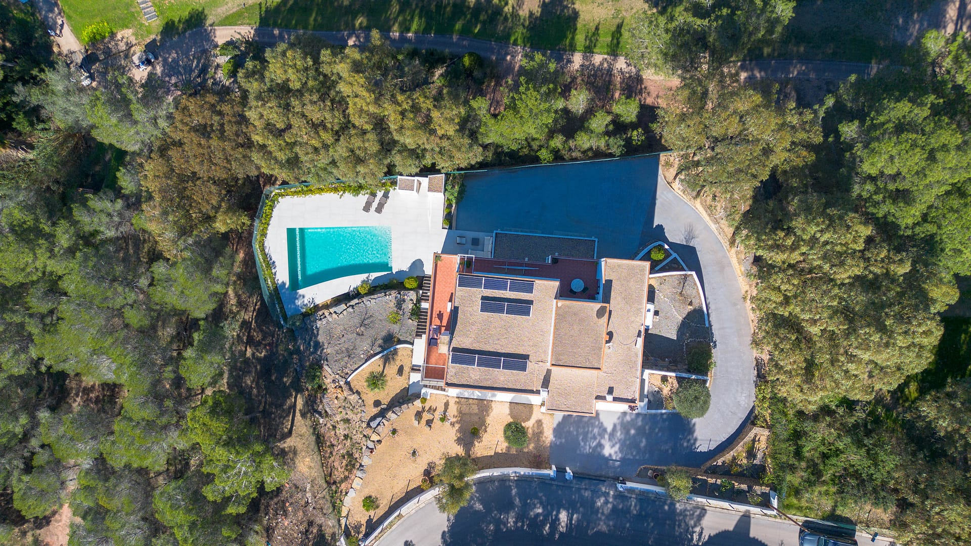 DP-70-TAALT2785-29 Gerenoveerde luxe villa aan de golfbaan in Altea