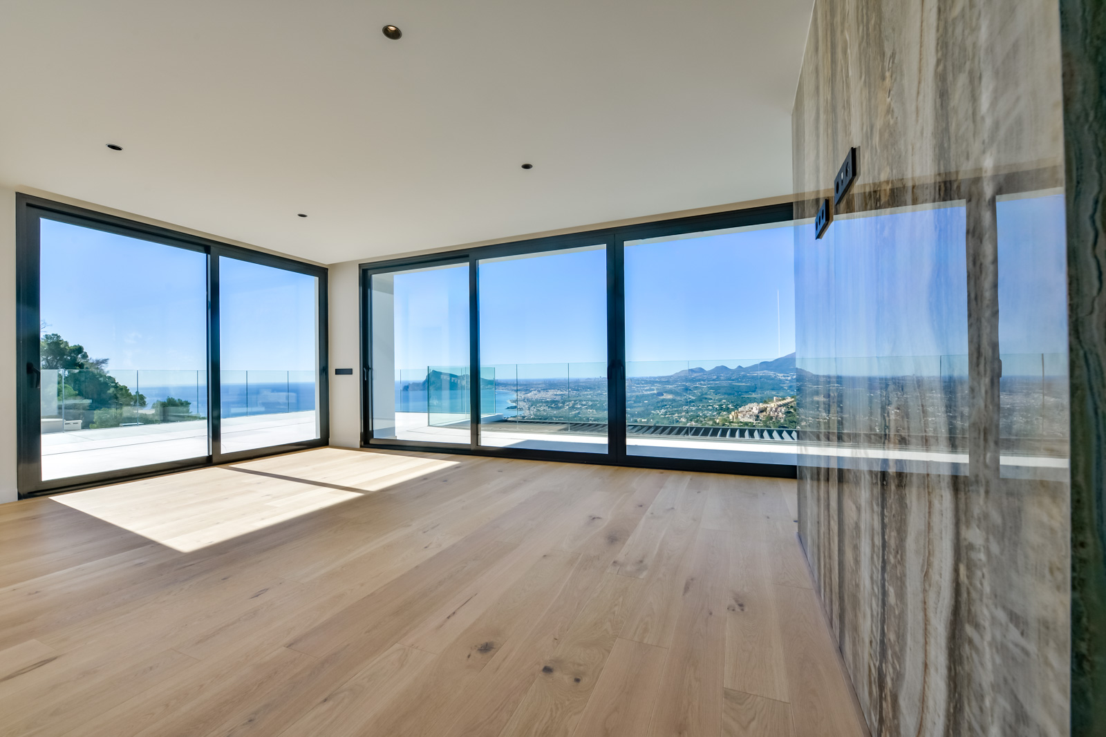 Moderne villa met panoramisch zeezicht in Altea Hills