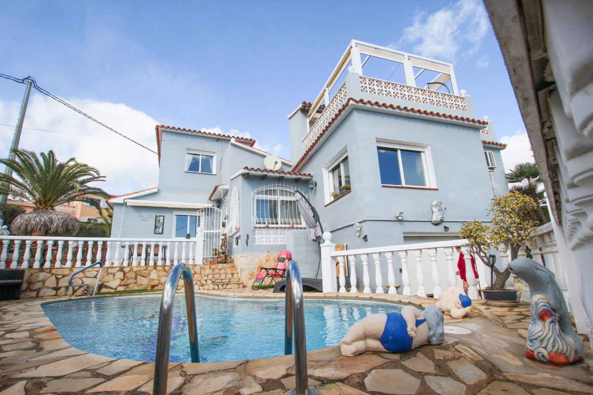 DP-07-R5297821-34 Villa met zeezicht te koop in Calpe
