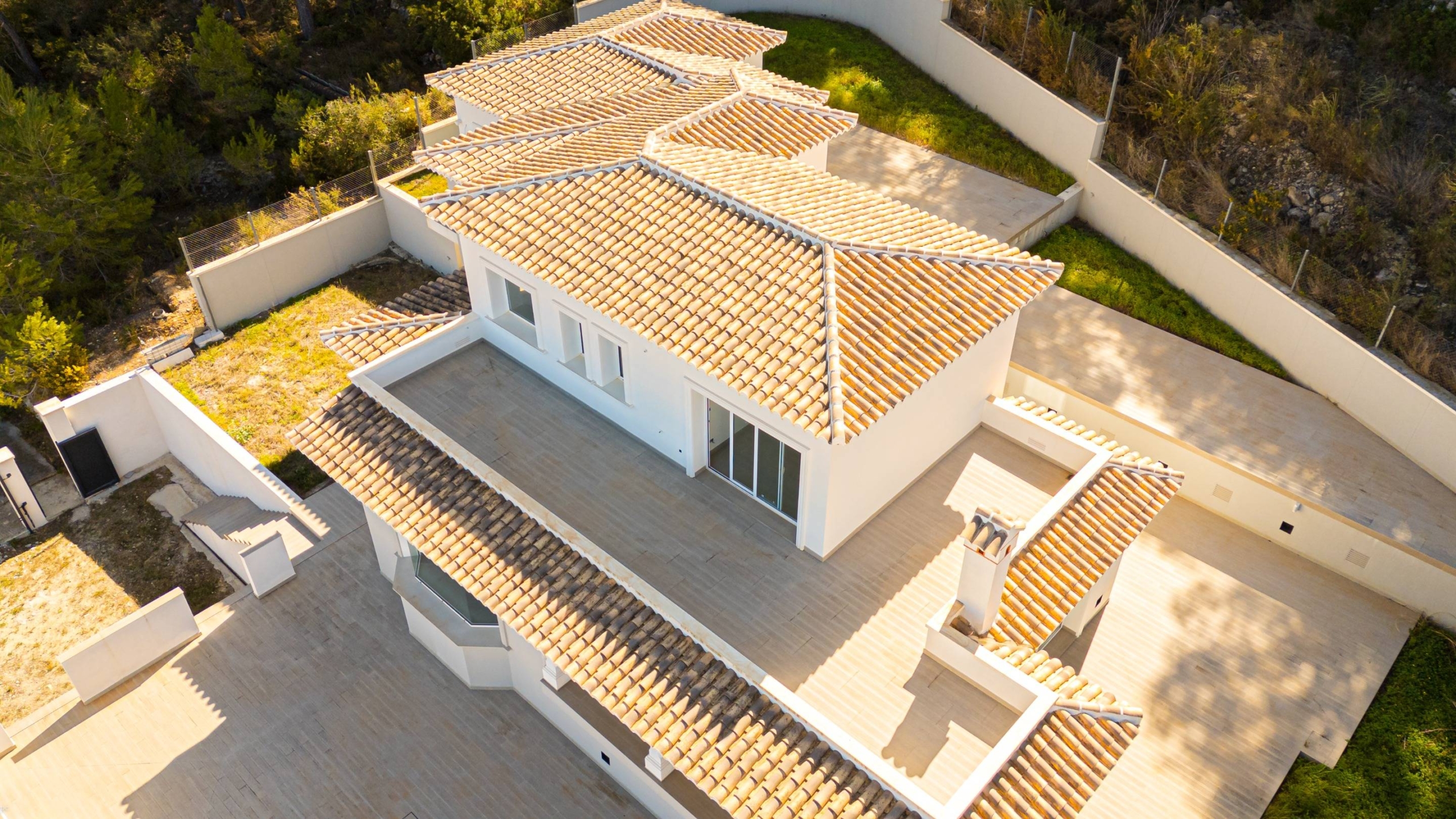Nieuwbouw villa met prachtig uitzicht in Javea