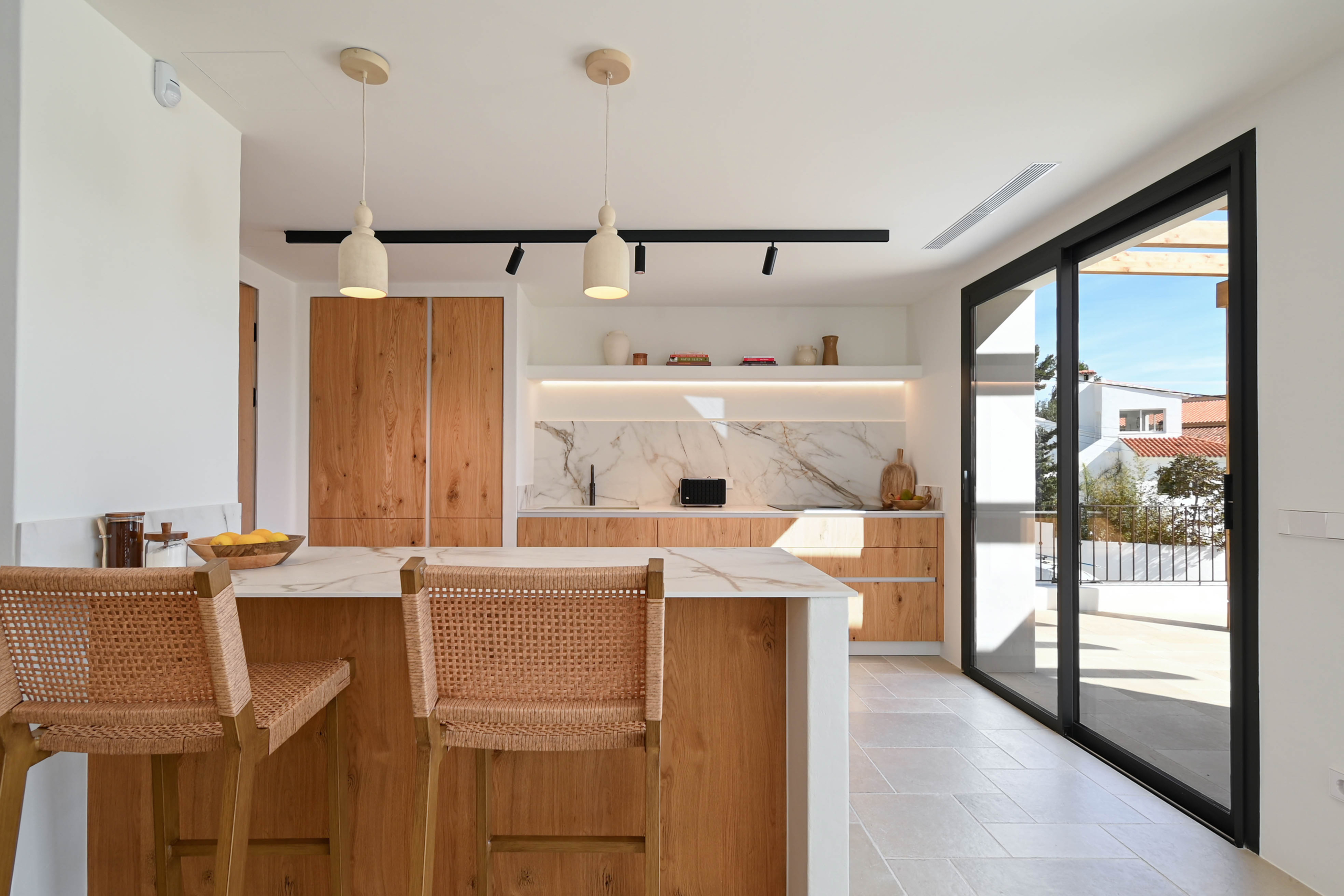 Instapklare luxe nieuwbouw villa met zeezicht in Moraira