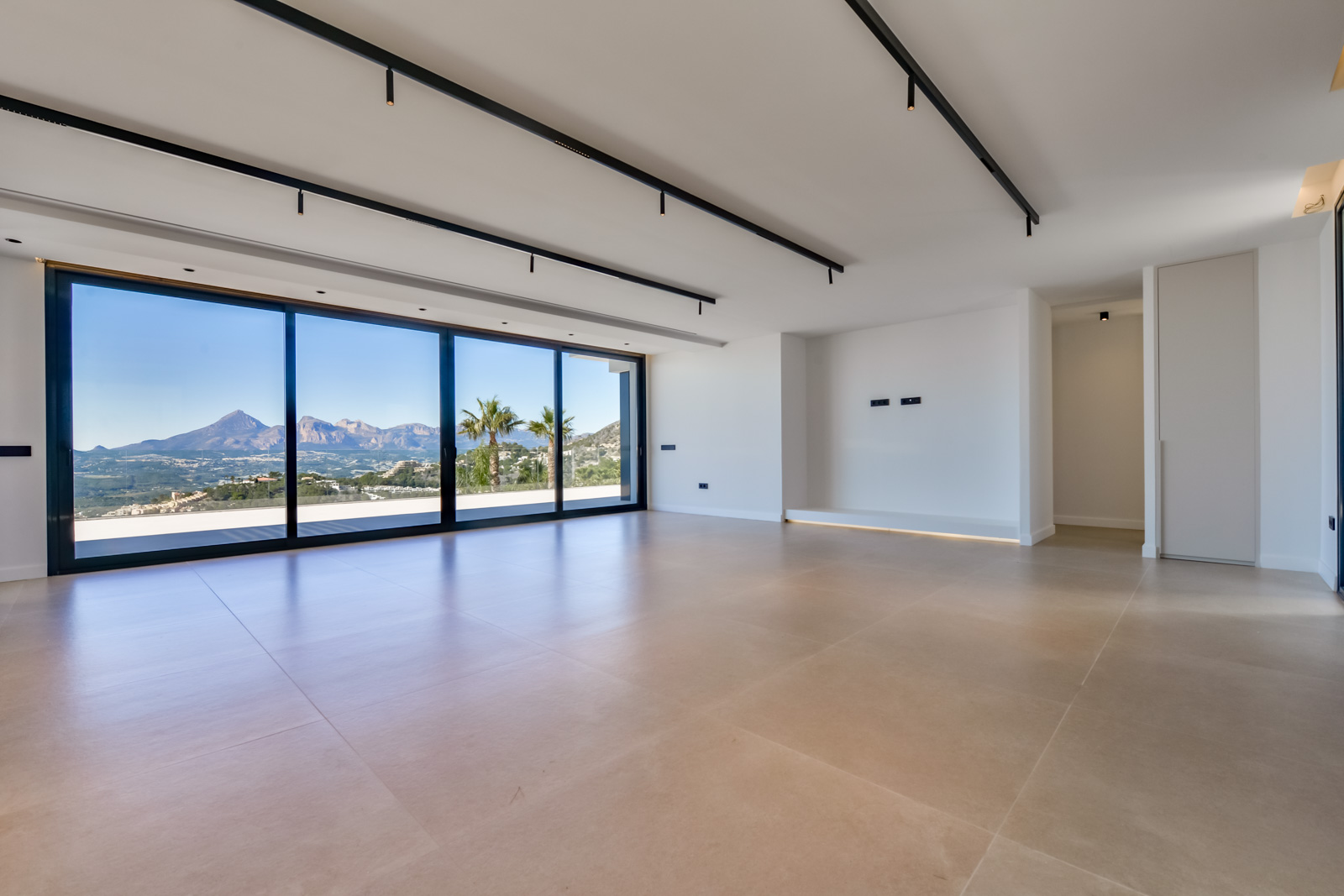 Moderne villa met panoramisch zeezicht in Altea Hills