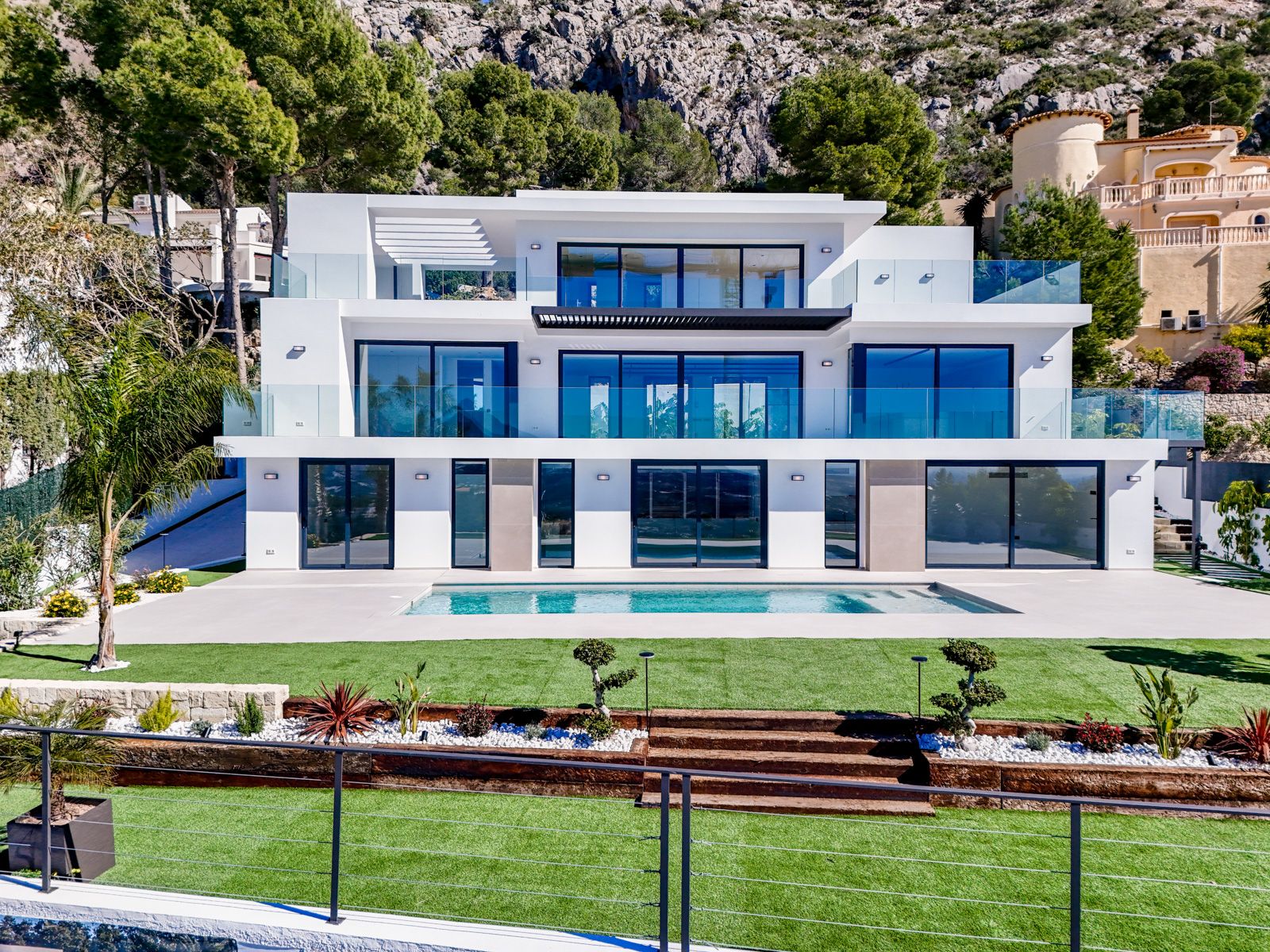 Moderne villa met panoramisch zeezicht in Altea Hills