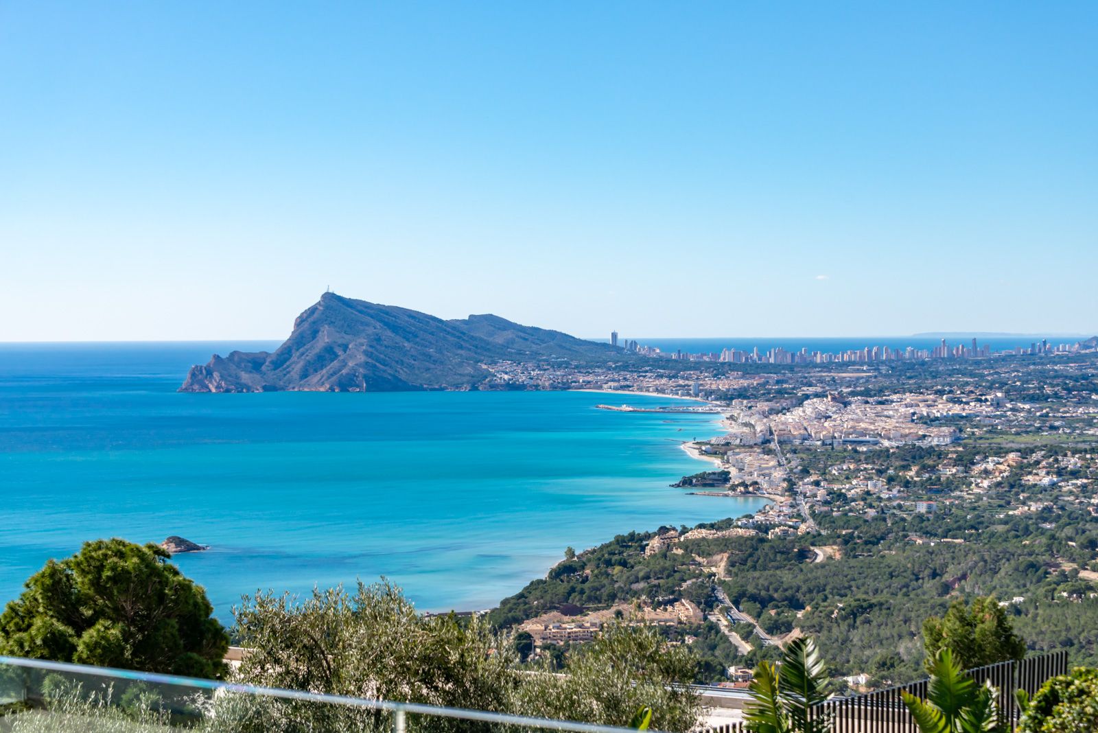 Moderne villa met panoramisch zeezicht in Altea Hills