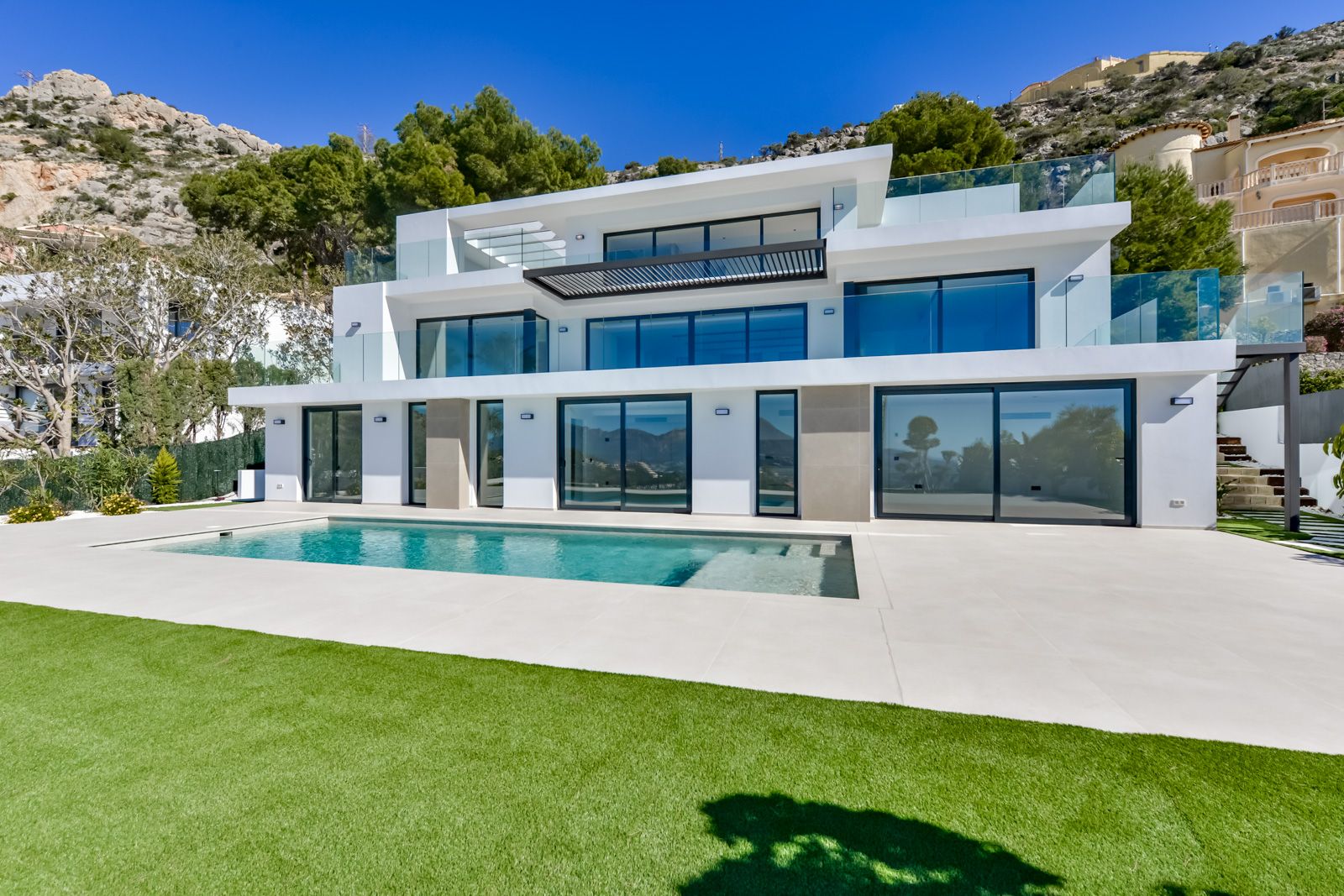 Moderne villa met panoramisch zeezicht in Altea Hills