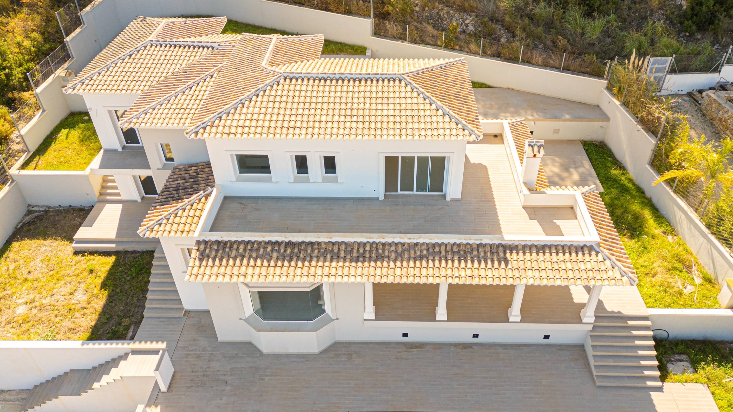 Nieuwbouw villa met prachtig uitzicht in Javea