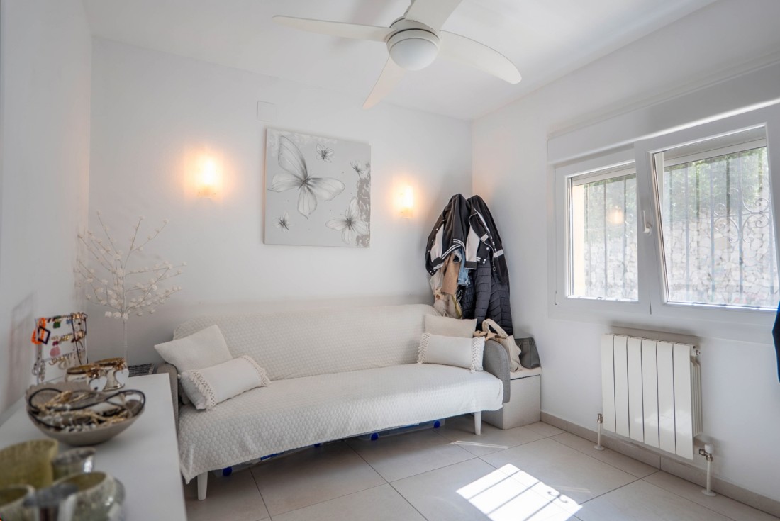 Instapklare villa met privé zwembad en gastenverblijf in Moraira