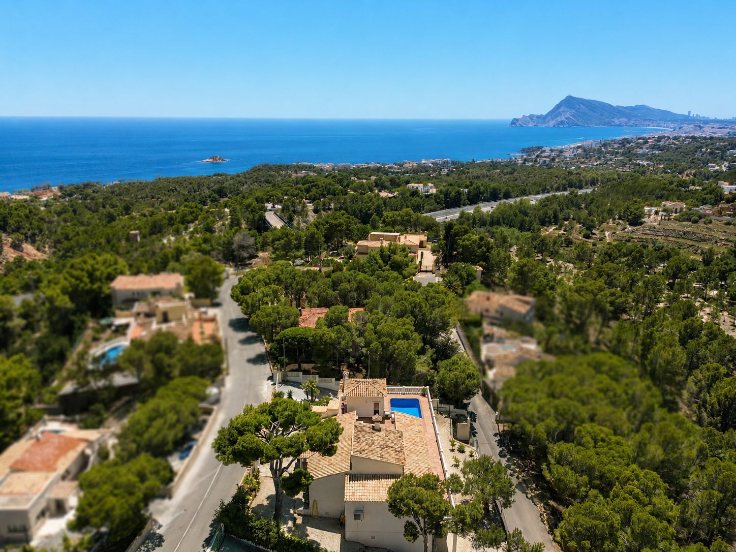 Instapklare villa met zeezicht en bergpanorama in Altea